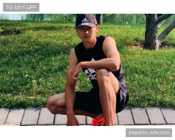 哎哟，刷到宁泽涛机场图，手里那张头等舱票够我两个月工资了