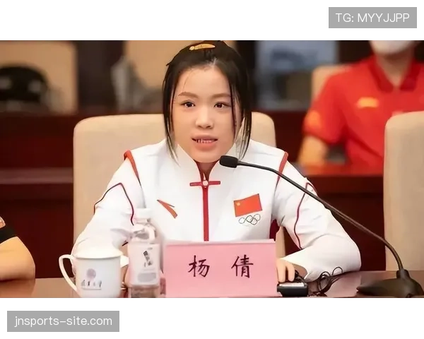 杨倩训练完顺手买了个金镯子，这届奥运冠军的消费观有点看不懂